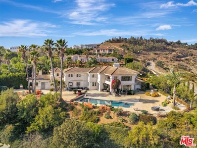 JUst Reduced. Built in 2000 on 2.1 fenced acres of Gated Malibu - photo 2