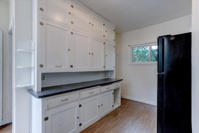 Excellent investment opportunity or ideal owner-occupant duplex! - photo 13