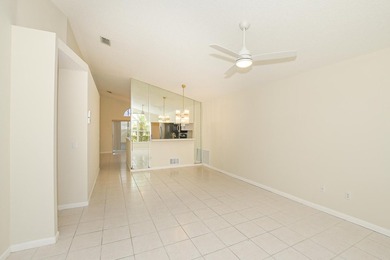 Move-in ready 2/2 Jasmine Villa in a charming courtyard setting - photo 13