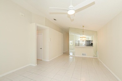 Move-in ready 2/2 Jasmine Villa in a charming courtyard setting - photo 14