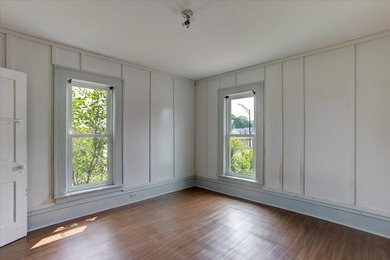 Excellent investment opportunity or ideal owner-occupant duplex! - photo 21