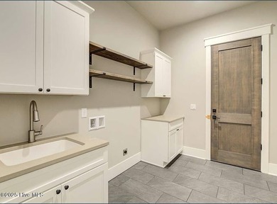 This luxury custom home will be built on TWO lots in Forest - photo 23