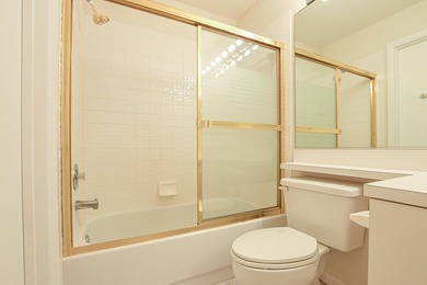 Move-in ready 2/2 Jasmine Villa in a charming courtyard setting - photo 31