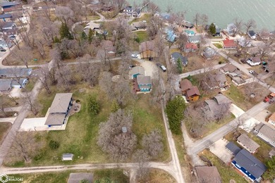 This property combines the convenience of town with the freedom - photo 3