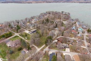 This property combines the convenience of town with the freedom - photo 5