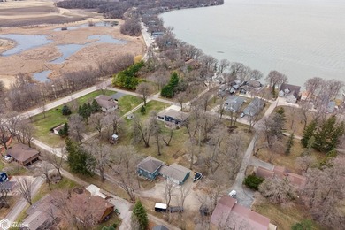 This property combines the convenience of town with the freedom - photo 6