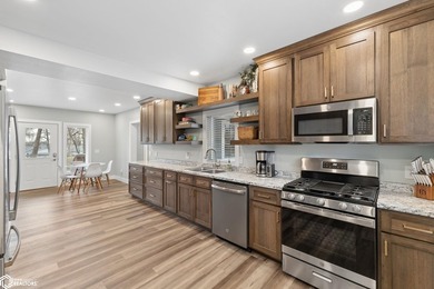 This property combines the convenience of town with the freedom - photo 8