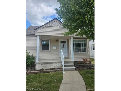 Detroit River Home Active Under Contract in Wyandotte Michigan