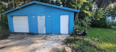 **Huge Income Potential in a Prime Location!** **Perfect - photo 5