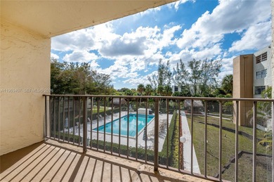 Beautiful and well-maintained 2-bedroom, 2-bath residence