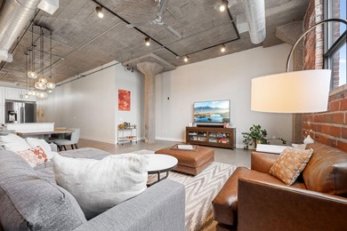 Loft-style living in the North Loop, done right! This oversized - photo 15