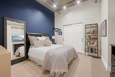 Loft-style living in the North Loop, done right! This oversized - photo 23
