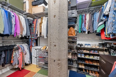 Loft-style living in the North Loop, done right! This oversized - photo 27