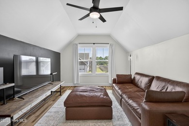 Like new 4 bedroom home w/ a bonus room & a pool in Hampstead - photo 31
