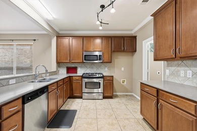 Welcome to easy living in one of the area's most sought-after - photo 9