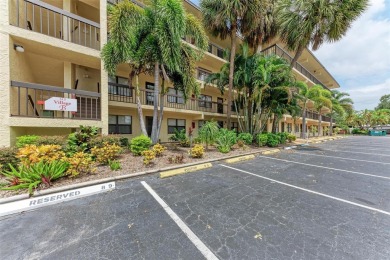 Lake Condo For Sale in Bradenton, Florida