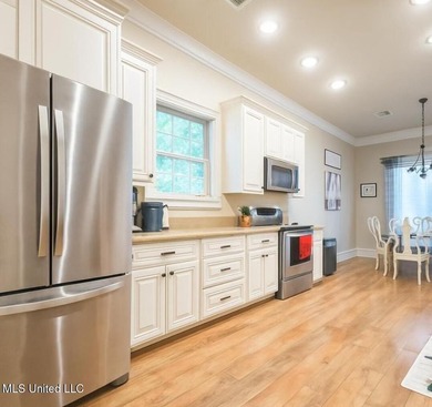 Charming 4-bedroom, 2-bath, two-story home offering over 2,000 - photo 4