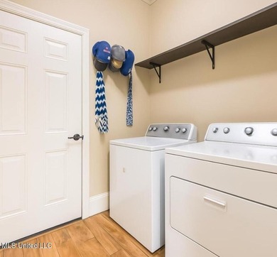 Charming 4-bedroom, 2-bath, two-story home offering over 2,000 - photo 8