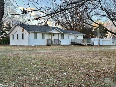 (private lake, pond, creek) Home For Sale in Chariton Iowa