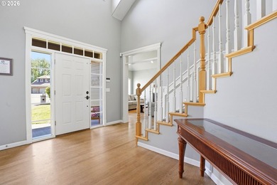 Welcome to this fantastic home located on a cul-de-sac in the - photo 3
