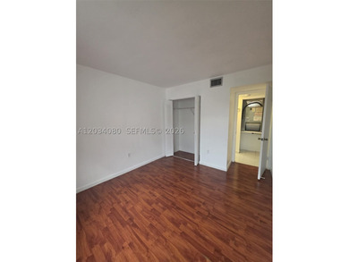 Excellent opportunity to own a 2-bedroom, 2-bathroom condo in - photo 10