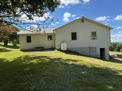 Welcome to 32 Leander Harmon Road! This home provides country - photo 12