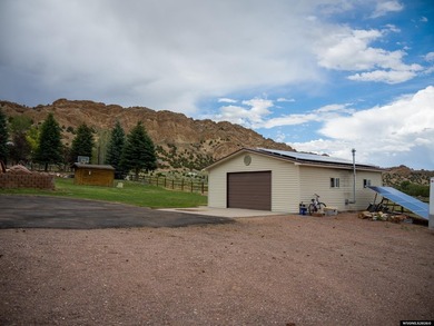 Minutes from Flaming Gorge, this exceptional 2.2-acre property - photo 14