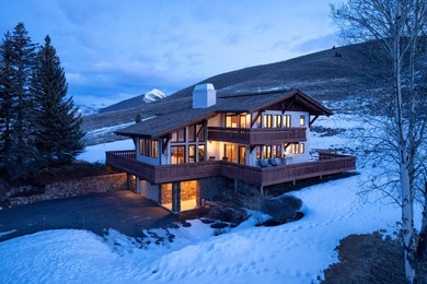 Elevated above Sun Valley, this stunning Austrian style retreat - photo 5