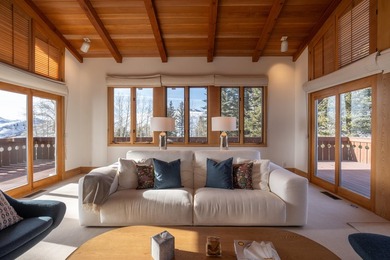Elevated above Sun Valley, this stunning Austrian style retreat - photo 9