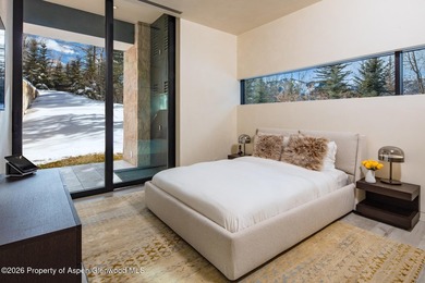 A rare offering on Red Mountain, combining luxury contemporary - photo 16