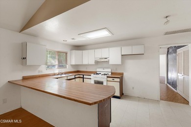 Unlock the possibilities with this rare duplex-zoned property in - photo 16