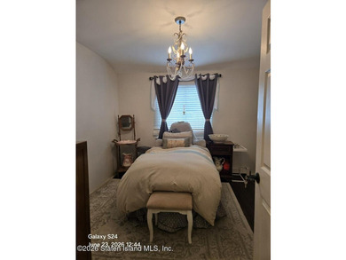 Superb Annadale location near train, buses, shops and - photo 16