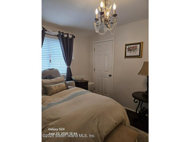 Superb Annadale location near train, buses, shops and - photo 17