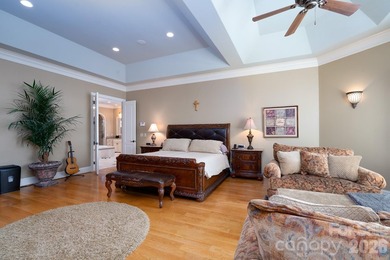 Magnificent lakefront retreat with private pier only an hour - photo 18