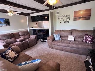 Welcome to your private escape in Clear Lake! This desirable - photo 3