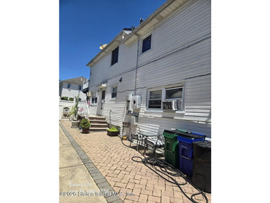 Superb Annadale location near train, buses, shops and - photo 23