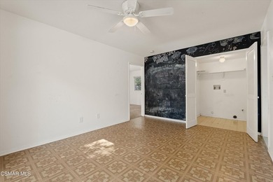 Unlock the possibilities with this rare duplex-zoned property in - photo 25