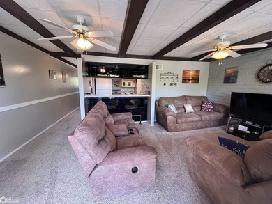 Welcome to your private escape in Clear Lake! This desirable - photo 5