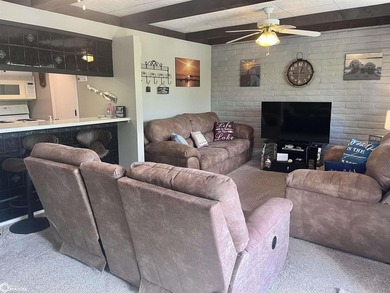 Welcome to your private escape in Clear Lake! This desirable - photo 6