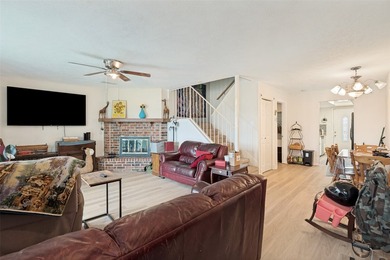 Perfect for investors or individuals! Month-to-month tenant in - photo 3