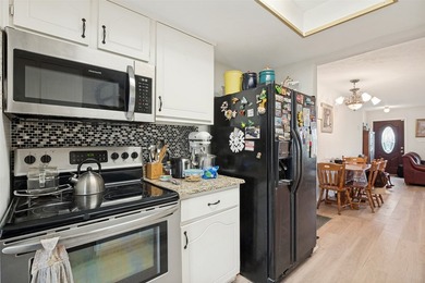 Perfect for investors or individuals! Month-to-month tenant in - photo 4
