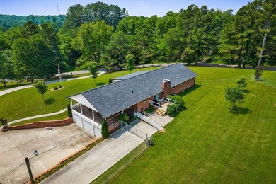 Welcome to 1069 McGregor Ln, a sprawling 3,894-sq.-ft home - photo 44