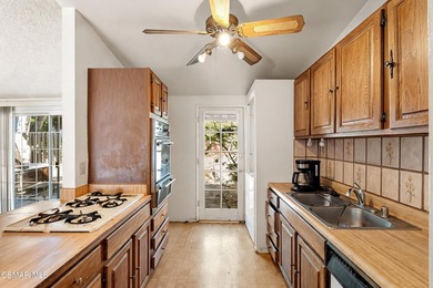Unlock the possibilities with this rare duplex-zoned property in - photo 45