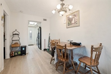 Perfect for investors or individuals! Month-to-month tenant in - photo 6