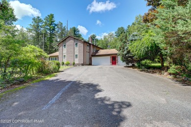 Lake Guenevere Home For Sale in Blakeslee Pennsylvania