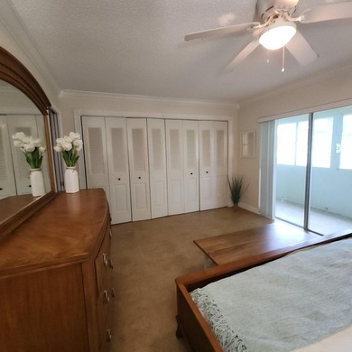 Spectacular open concept 1 bedroom 1.5 bath. This condo is in a - photo 3