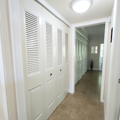 Spectacular open concept 1 bedroom 1.5 bath. This condo is in a - photo 6
