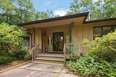 Lake Home For Sale in Pocono Pines, Pennsylvania
