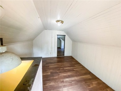 Cute and Cozy 3-bedroom, 1-bath Cape Cod located in the City of - photo 11