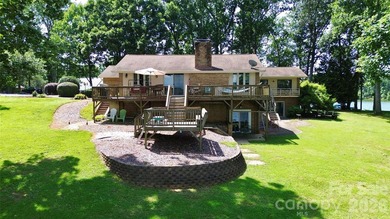 Waterfront on Moss Lake! Stunning home with year-round - photo 33